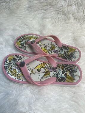Ed Hardy Pink Flip Flop Sandals Fish Astro kiss Koi Flip flop retro core SZ10
